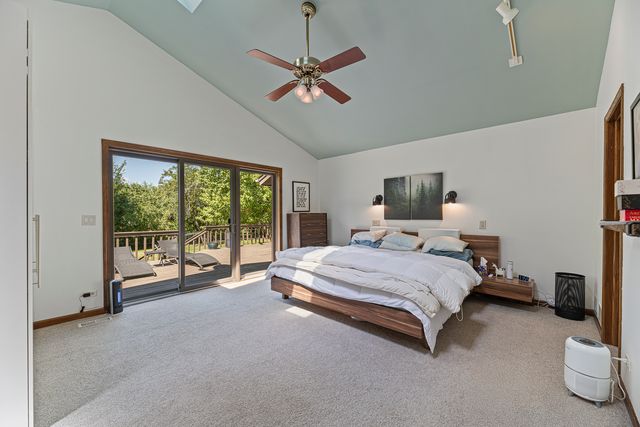 1543 N Saint Marys Road, Green Oaks, IL 60048