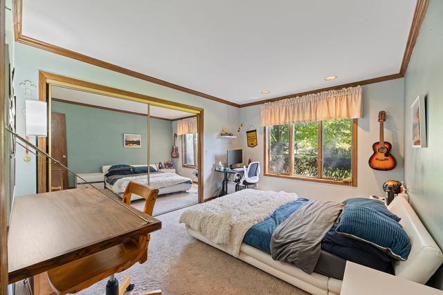 1543 N Saint Marys Road, Green Oaks, IL 60048