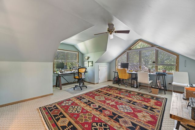 1543 N Saint Marys Road, Green Oaks, IL 60048