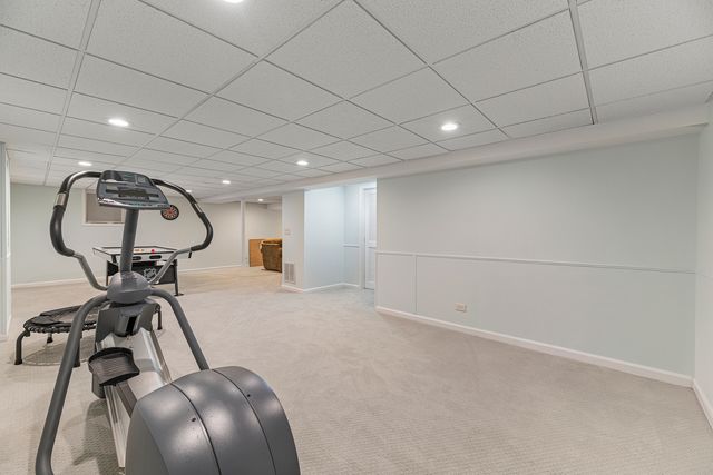 1543 N Saint Marys Road, Green Oaks, IL 60048