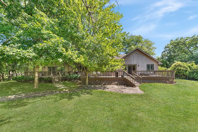1543 N Saint Marys Road, Green Oaks, IL 60048