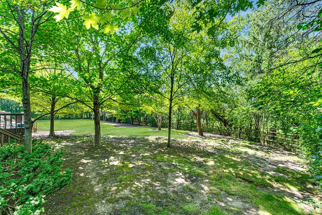 1543 N Saint Marys Road, Green Oaks, IL 60048