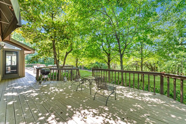 1543 N Saint Marys Road, Green Oaks, IL 60048