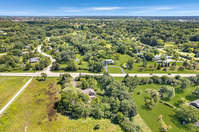 1543 N Saint Marys Road, Green Oaks, IL 60048
