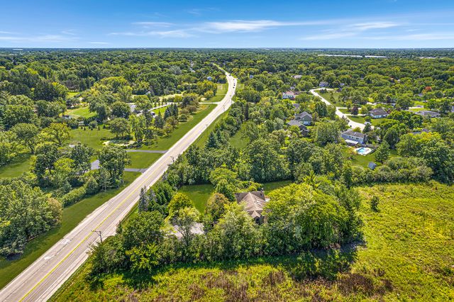 1543 N Saint Marys Road, Green Oaks, IL 60048