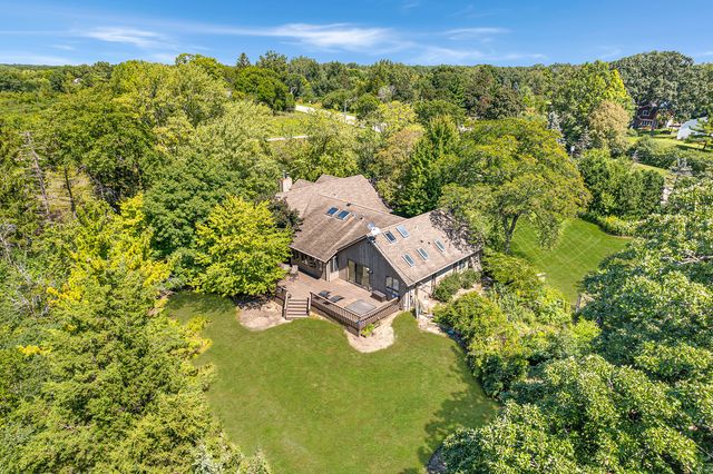 1543 N Saint Marys Road, Green Oaks, IL 60048