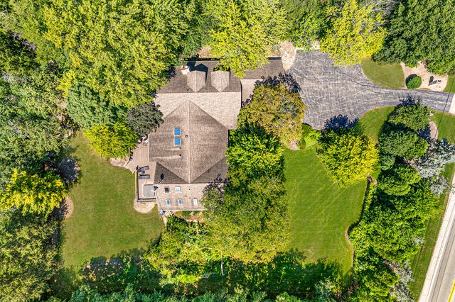 1543 N Saint Marys Road, Green Oaks, IL 60048