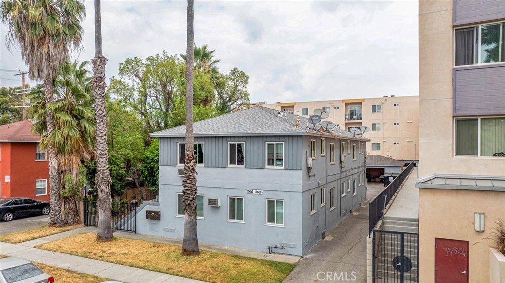 Image 3 of property listing at 13647 Leadwell Street, Van Nuys, CA 91405