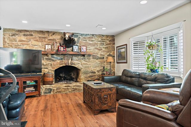 6914 CHELSEA RD, Mclean, VA 22101