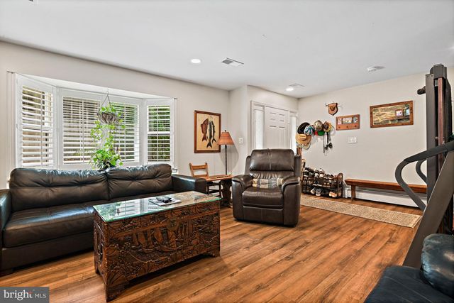6914 CHELSEA RD, Mclean, VA 22101