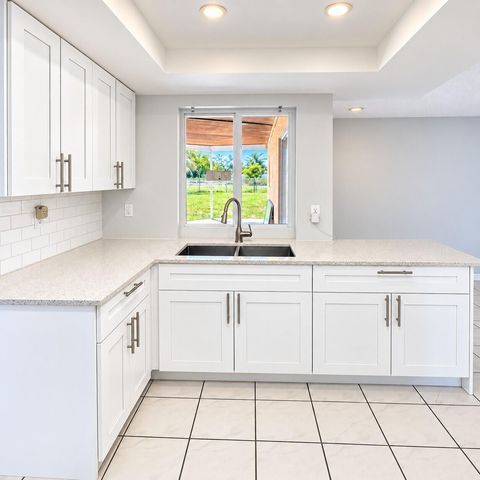 7842 NW 1ST Street, Margate, FL 33063