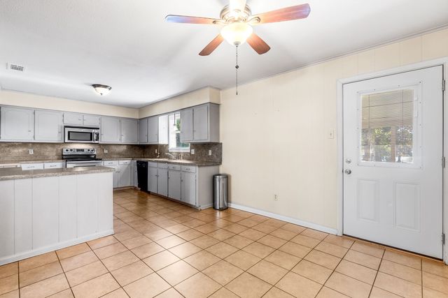 279 Rs County Road 3120, Emory, TX 75440