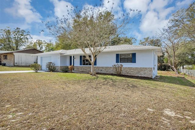 606 THIRD AVENUE, Lady Lake, FL 32159