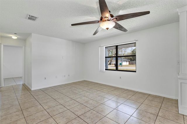 606 THIRD AVENUE, Lady Lake, FL 32159