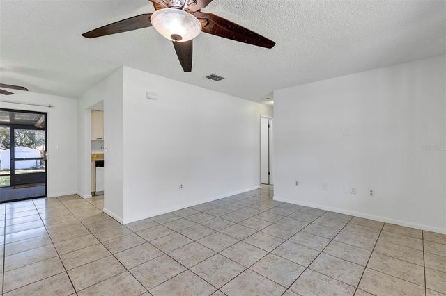 606 THIRD AVENUE, Lady Lake, FL 32159