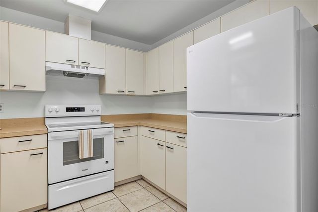606 THIRD AVENUE, Lady Lake, FL 32159