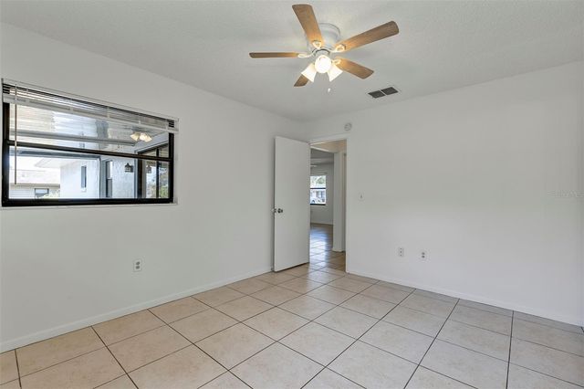 606 THIRD AVENUE, Lady Lake, FL 32159