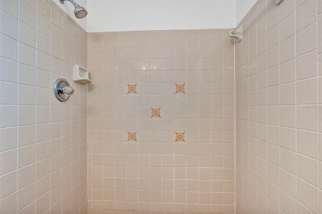 606 THIRD AVENUE, Lady Lake, FL 32159