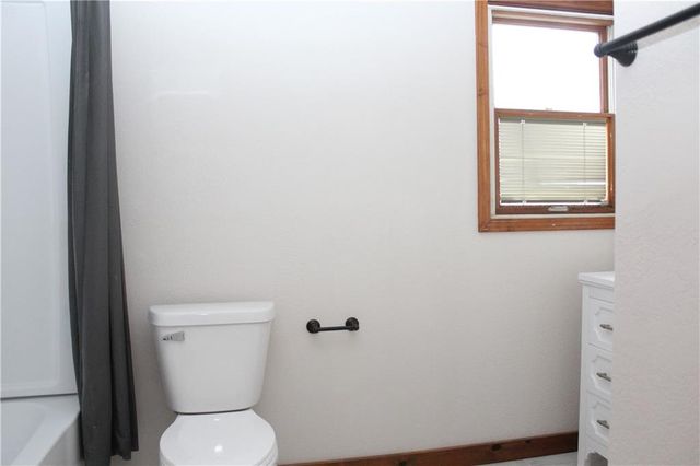 223 E Seward Street, Burlingame, KS 66414