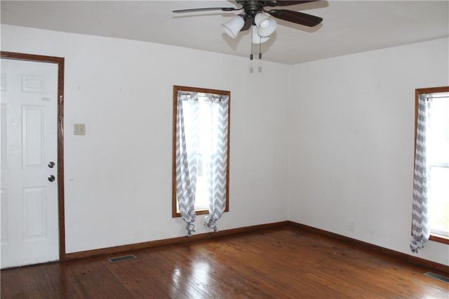 223 E Seward Street, Burlingame, KS 66414