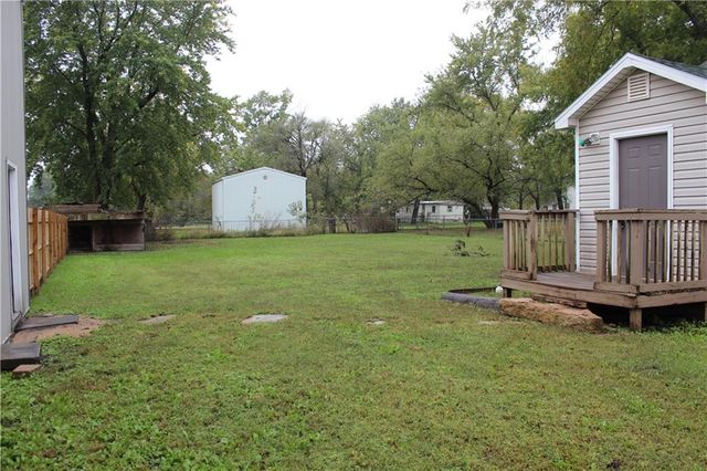 223 E Seward Street, Burlingame, KS 66414