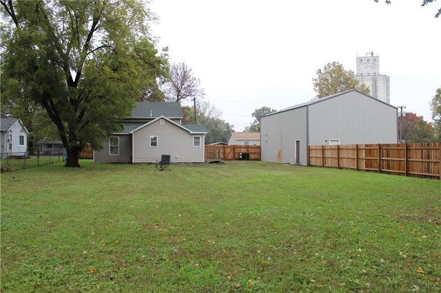 223 E Seward Street, Burlingame, KS 66414