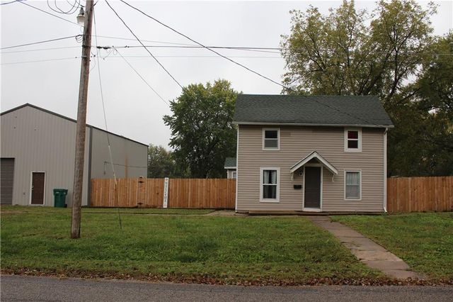 223 E Seward Street, Burlingame, KS 66414