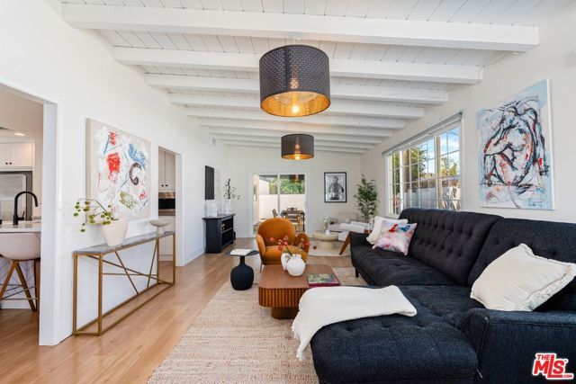 6607 Farralone Avenue, Woodland Hills (los Angeles), CA 91303