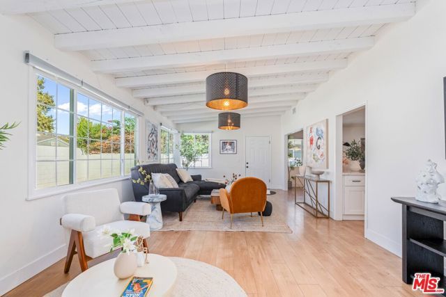 6607 Farralone Avenue, Woodland Hills (los Angeles), CA 91303
