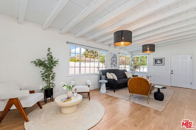 6607 Farralone Avenue, Woodland Hills (los Angeles), CA 91303