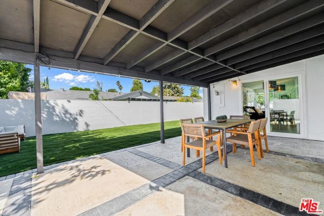 6607 Farralone Avenue, Woodland Hills (los Angeles), CA 91303