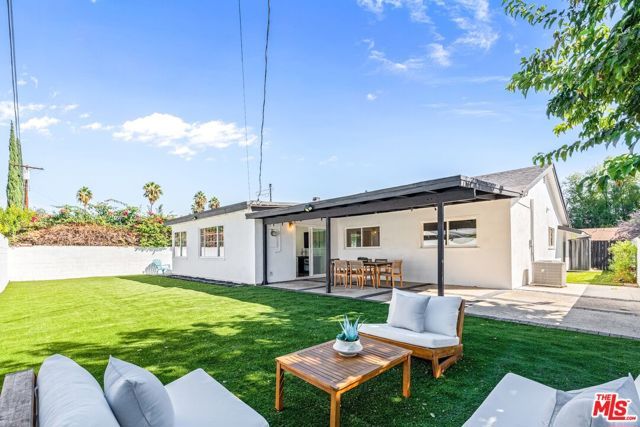 6607 Farralone Avenue, Woodland Hills (los Angeles), CA 91303