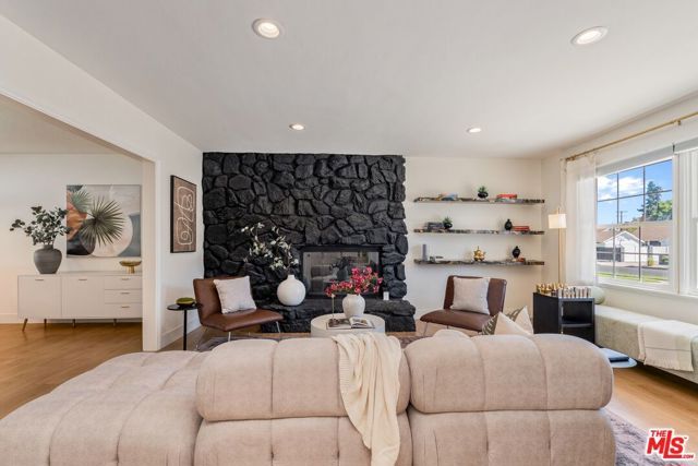 6607 Farralone Avenue, Woodland Hills (los Angeles), CA 91303