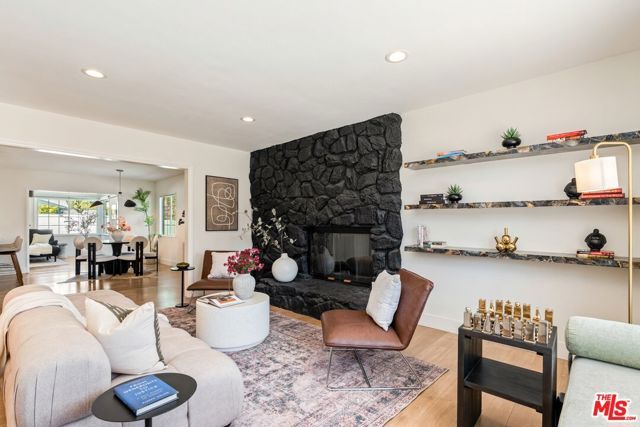 6607 Farralone Avenue, Woodland Hills (los Angeles), CA 91303