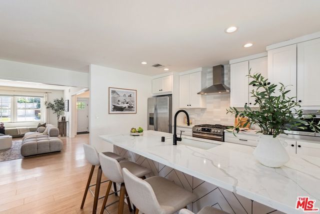 6607 Farralone Avenue, Woodland Hills (los Angeles), CA 91303