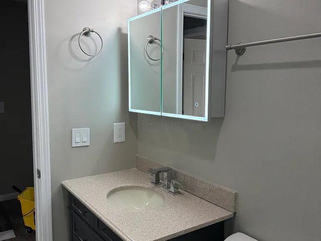 7806 Barkwood Drive, 10B, Columbus, OH 43085