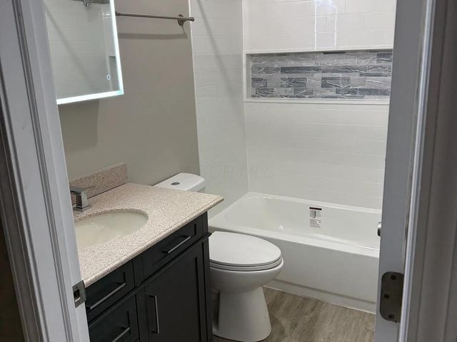 7806 Barkwood Drive, 10B, Columbus, OH 43085