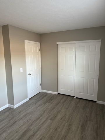 7806 Barkwood Drive, 10B, Columbus, OH 43085