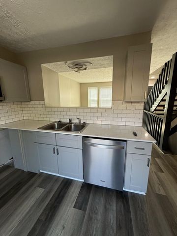 7806 Barkwood Drive, 10B, Columbus, OH 43085