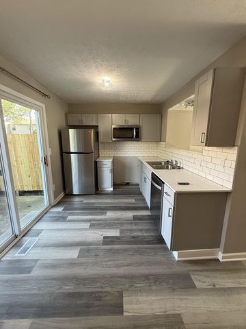 7806 Barkwood Drive, 10B, Columbus, OH 43085