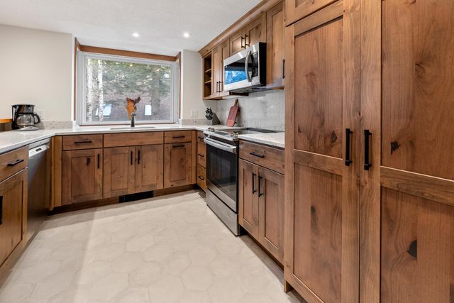 9 Pond View Road Unit 9, Winhall, VT 05340