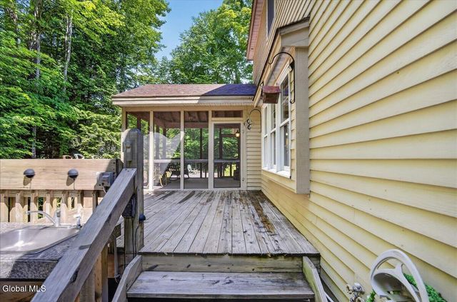 3 Bluebird Court, Saratoga Springs, NY 12866