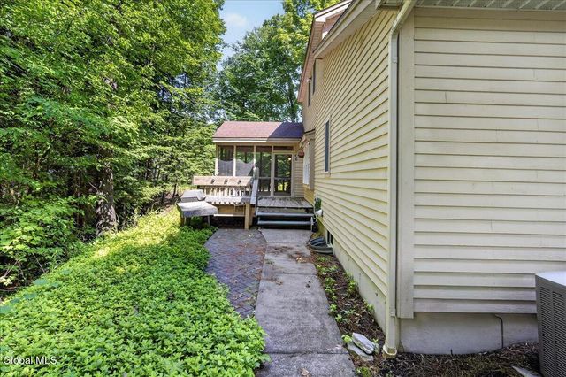 3 Bluebird Court, Saratoga Springs, NY 12866