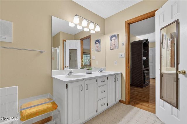 3 Bluebird Court, Saratoga Springs, NY 12866