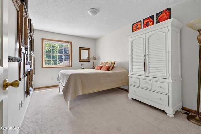 3 Bluebird Court, Saratoga Springs, NY 12866