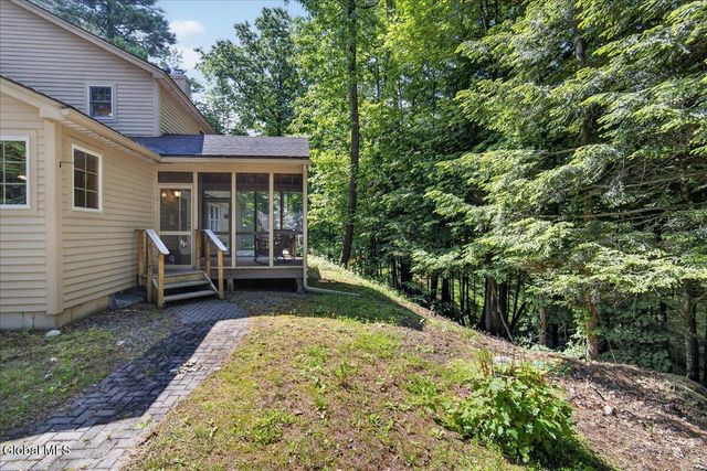 3 Bluebird Court, Saratoga Springs, NY 12866
