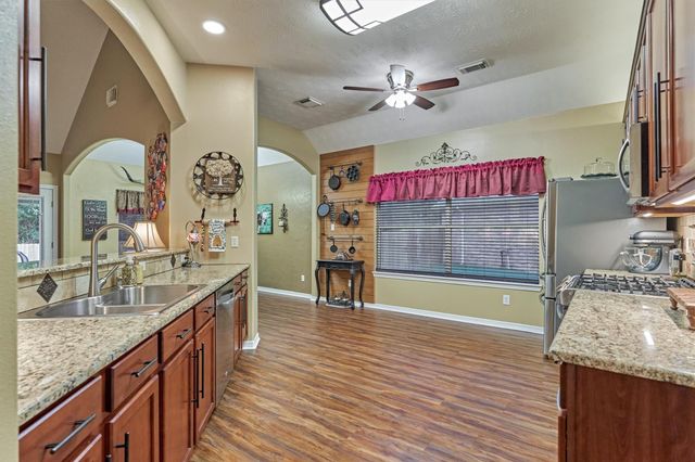 2203 Nicholas Crossing, Conroe, TX 77304