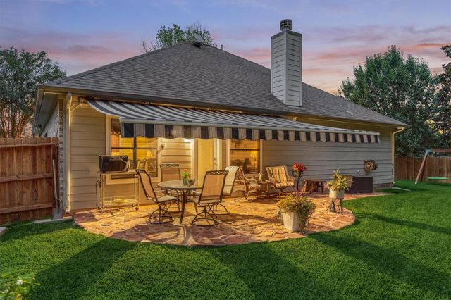 2203 Nicholas Crossing, Conroe, TX 77304