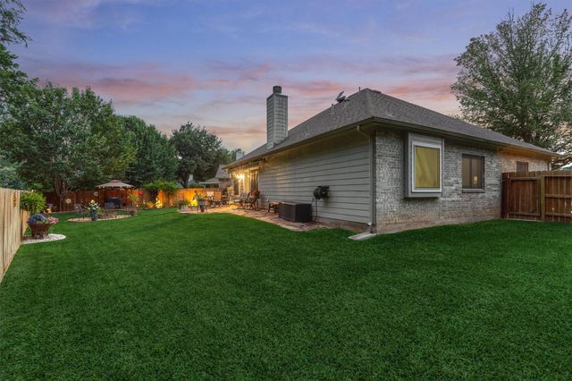 2203 Nicholas Crossing, Conroe, TX 77304