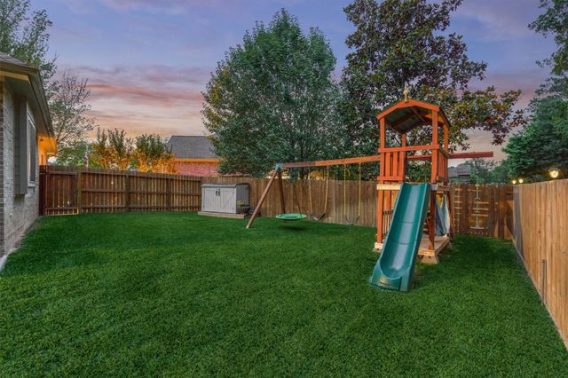 2203 Nicholas Crossing, Conroe, TX 77304